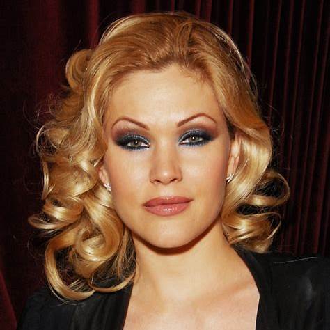 SHANNA MOAKLER